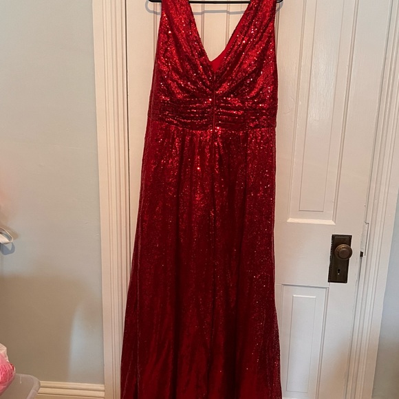 Beautiful full length sequin gown. Stunning red color. - Picture 1 of 2